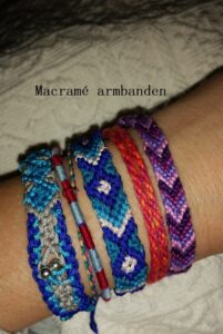 Hoe maak je macramé armbanden?